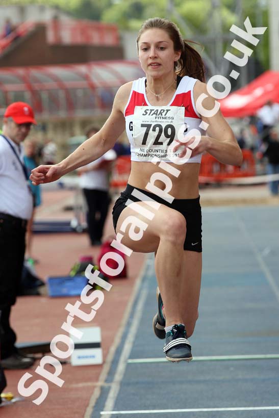 Womens under-20s triple jump, North Eastern Champs, Gateshead Stadium. Photo: David T. Hewitson/Sports for All Pics